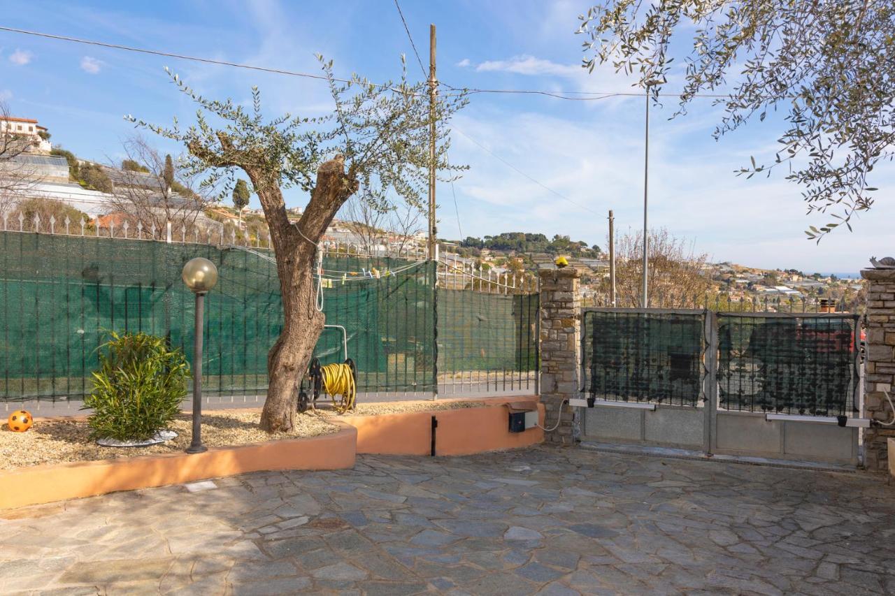 Leto'S Apartment In Sanremo - Parking & Garden Exteriör bild